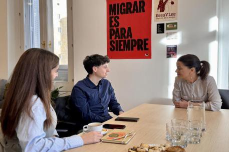 Rego dialoga con EXMENAS sobre el apoyo a niños en desamparo