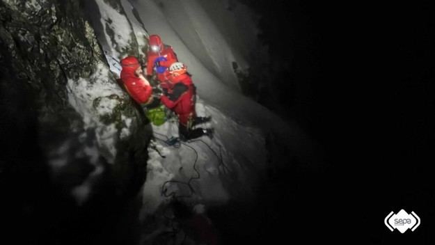 Dos escaladores rescatados sanos y salvos en Peña Ubiña, León