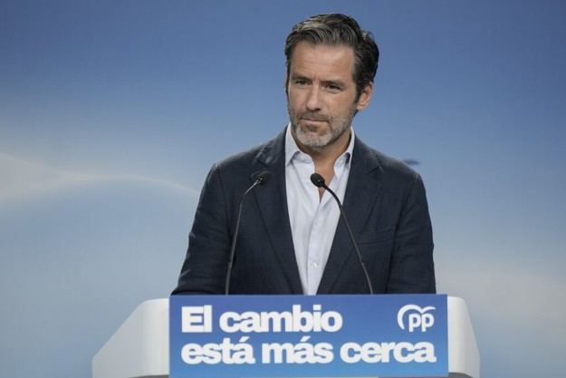 Sémper acusa a Sánchez de cumplir órdenes de Zapatero en el rescate a Plus Ultra