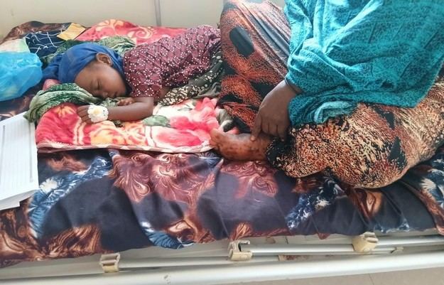 Atención médica gratuita salva vidas de madres e hijos en Somalia