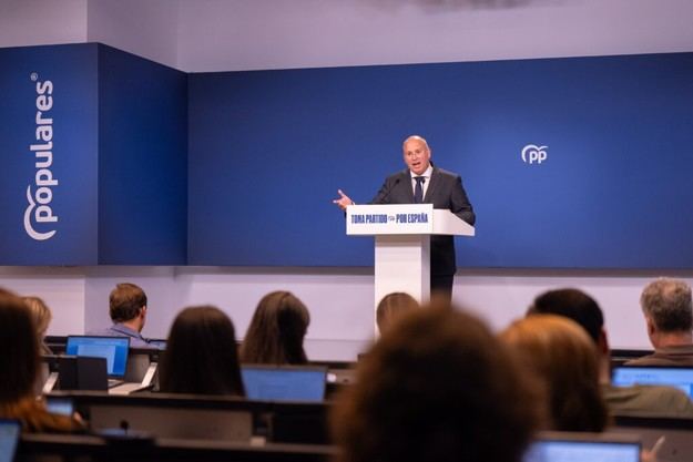 Tellado acusa a Armengol de corrupción y falta de democracia en Baleares