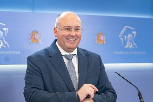 Tellado pide a Cerdán la devolución de 6,7 millones y advierte sobre la caída del PSOE