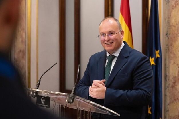 El PP celebra una victoria contundente y asegura que el cambio en España es inminente