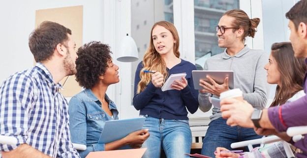 Más de 309,000 universitarios reciben becas por 1,143 millones de euros en 2022-2023