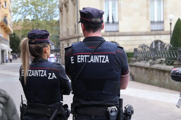 Detenido un hombre en Vitoria-Gasteiz por agredir a su compañero de vivienda con un cuchillo